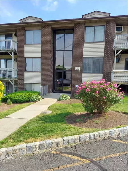 229 Country Club LN #229, Pomona, NY 10970