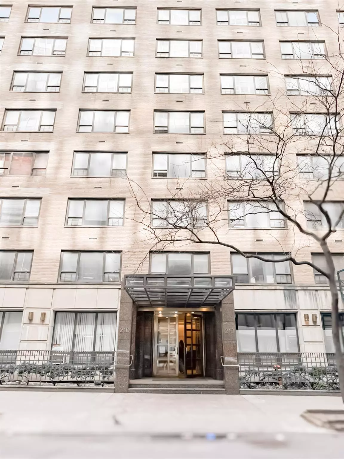 New York (manhattan), NY 10017,210 E 47th ST #7D