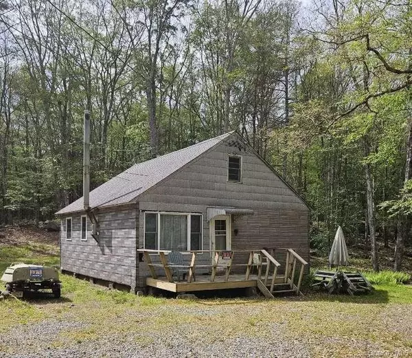 195 W Mohican TRL, Glen Spey, NY 12737