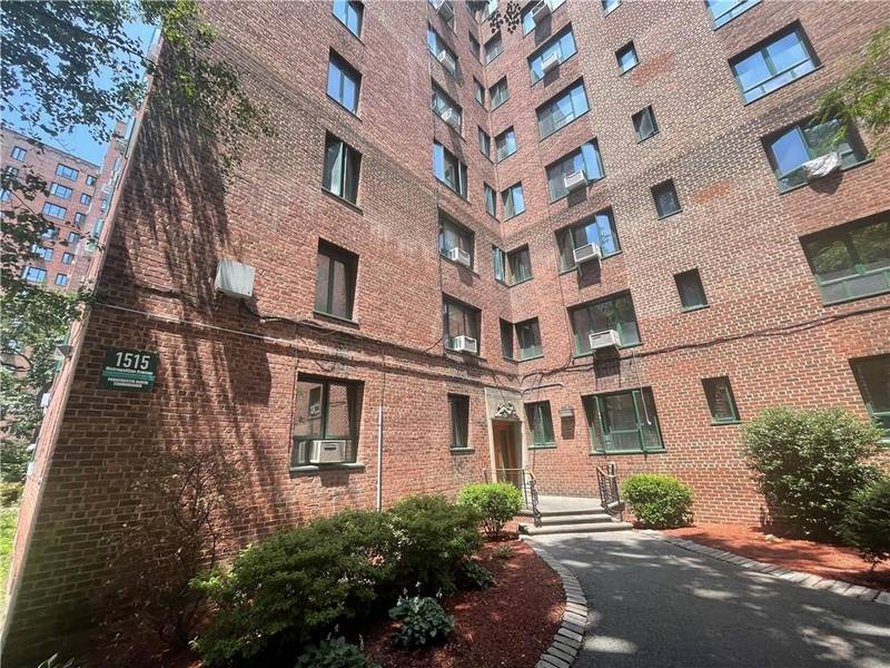 1515 Metropolitan AVE #4G, Bronx, NY 10462