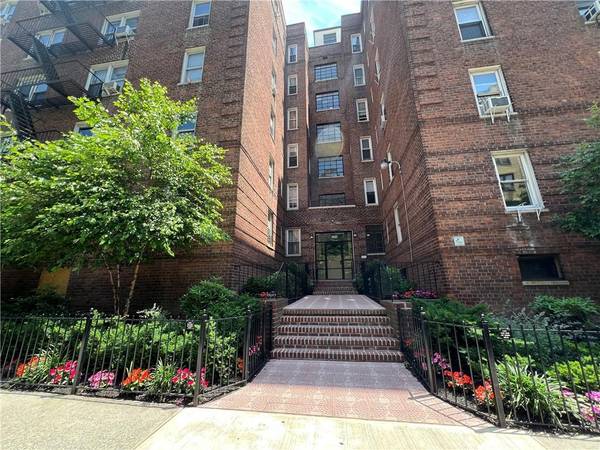 2080 Barnes AVE #5B, Bronx, NY 10462