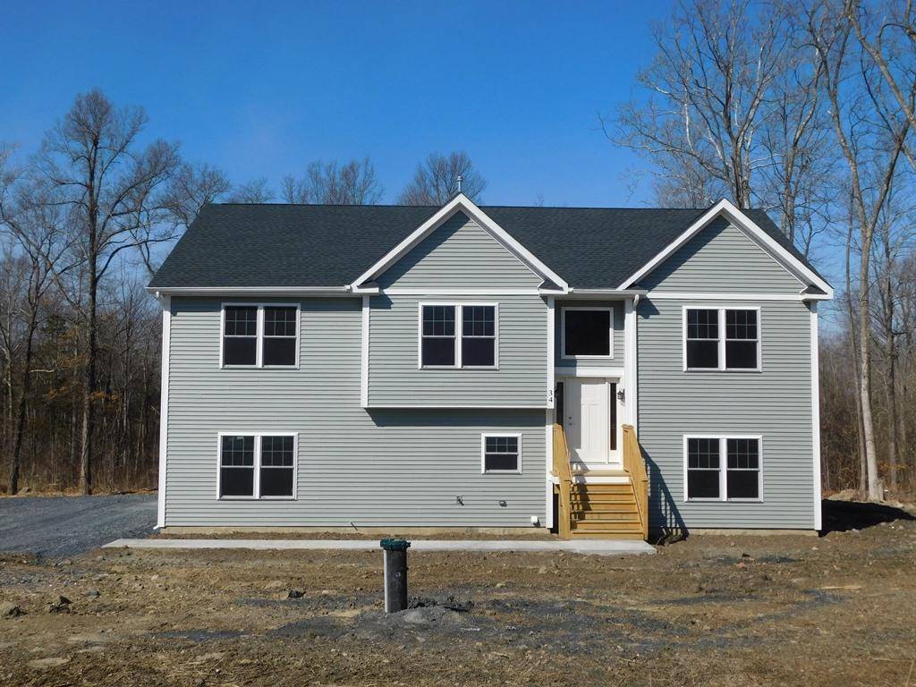 Wallkill, NY 12589,34 Emily DR