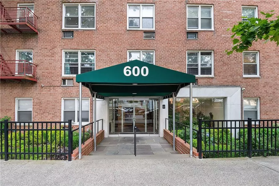 600 Locust ST #3H, Mount Vernon, NY 10552