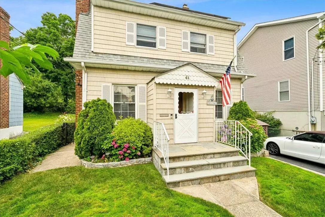 Yonkers, NY 10703,41 Corbalis PL