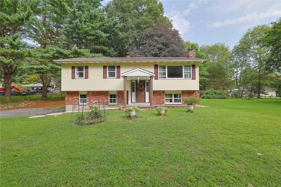 25 Simon DR, Walden, NY 12586