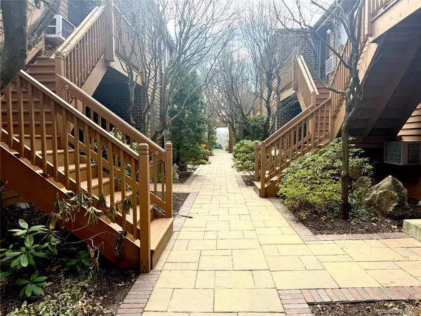 White Plains, NY 10605,15 Greenridge AVE #20H