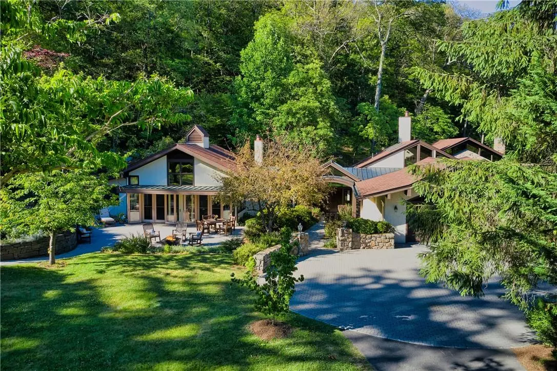 Tuxedo Park, NY 10987,162 Mountain Farm RD