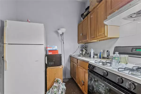 Bronx, NY 10457,450 E 172nd ST