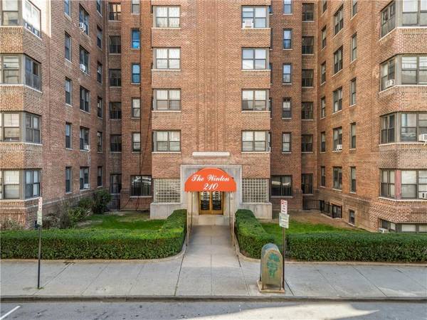 210 Martine AVE #1G, White Plains, NY 10601