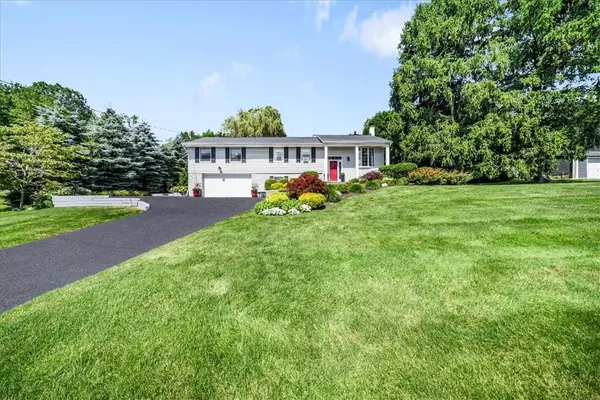 Mahopac, NY 10541,12 Trout PL