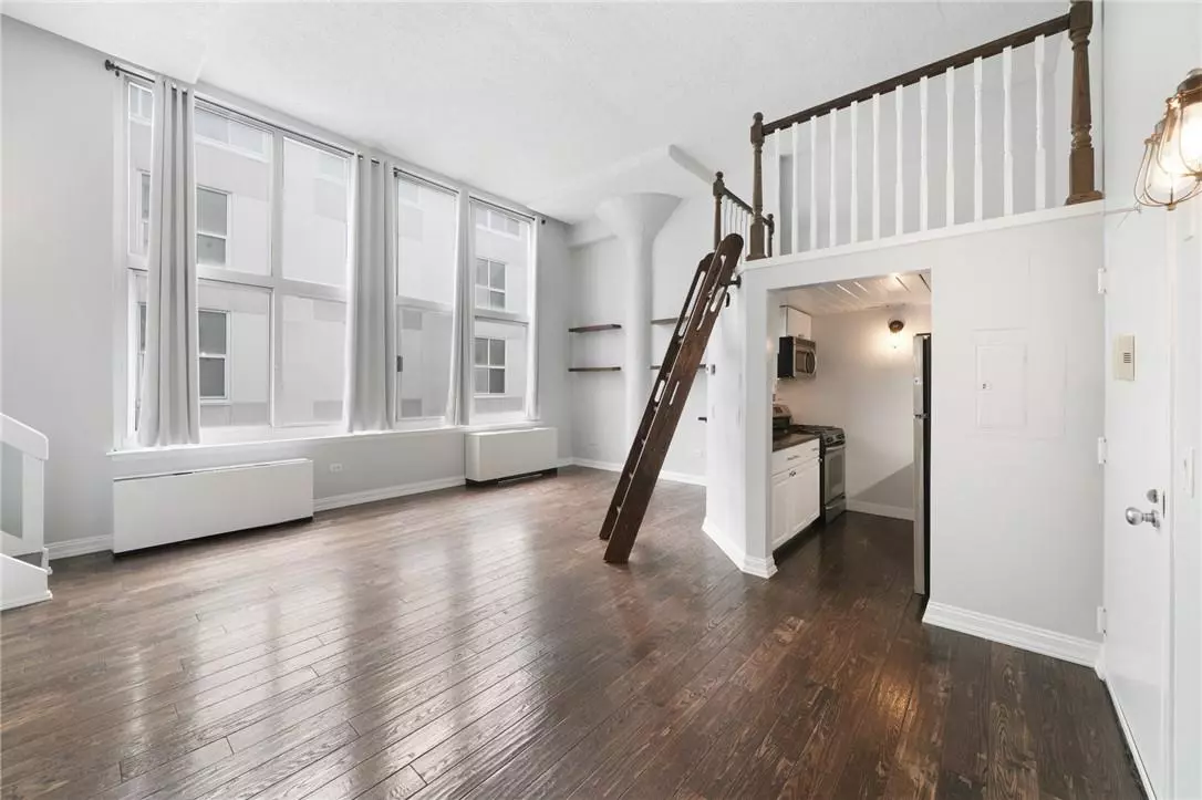 Port Chester, NY 10573,1 Landmark SQ #413