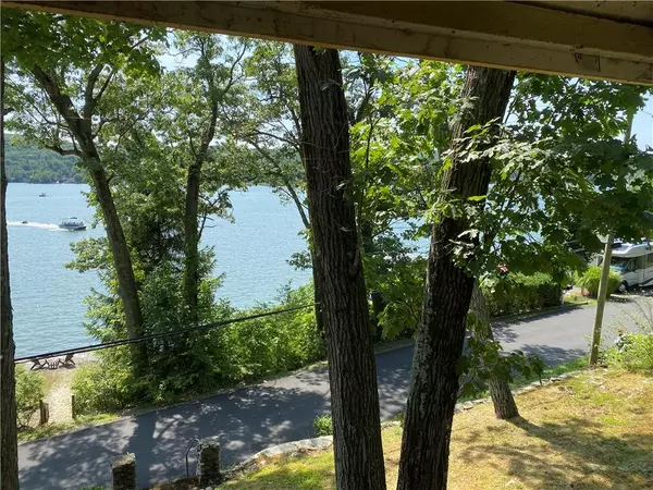 Greenwood Lake, NY 10925,89 Lake Shore RD