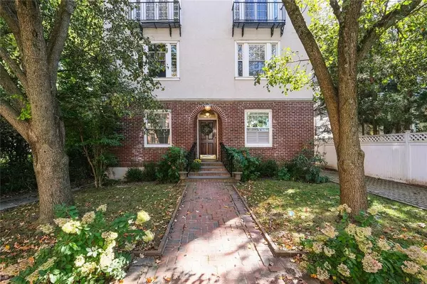 Bronxville, NY 10708,15 Meadow AVE #7