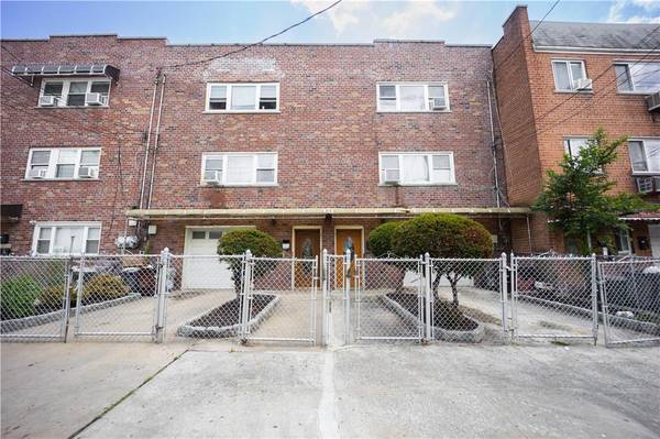 Bronx, NY 10461,2416 Maclay AVE