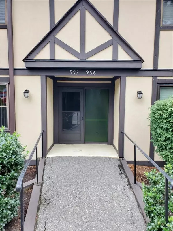 993 Sierra Vista LN, Valley Cottage, NY 10989