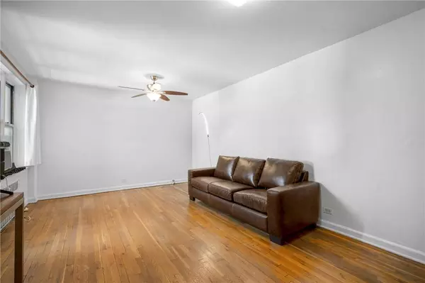 Bronx, NY 10458,325 E 201st ST #3C