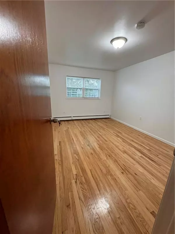 Bronx, NY 10462,1677 Unionport RD #2