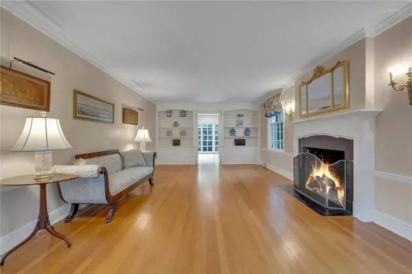 Scarsdale, NY 10583,11 Beechwood LN