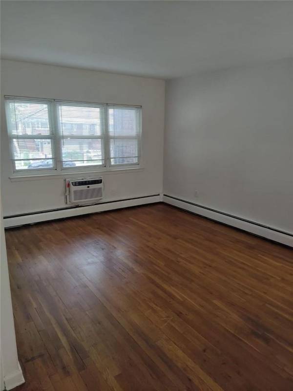 982 Burke AVE #1, Bronx, NY 10469