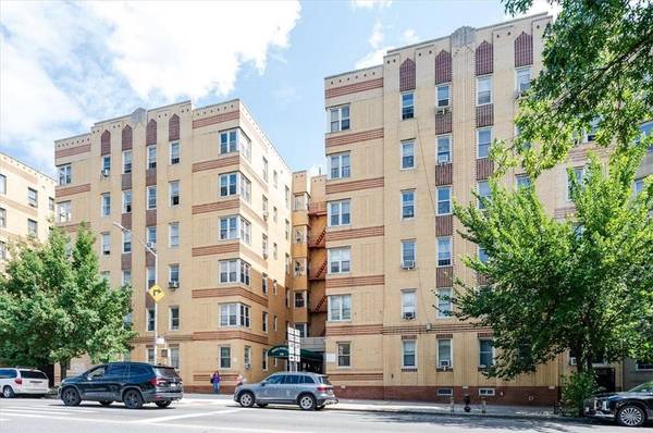 2166 E Bronx Park #5F, Bronx, NY 10462