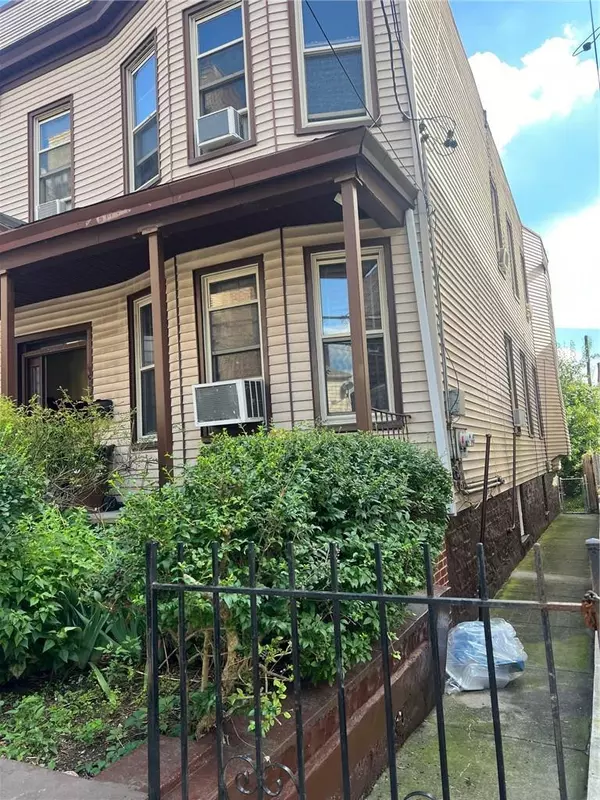 Bronx, NY 10466,646 E 228 ST