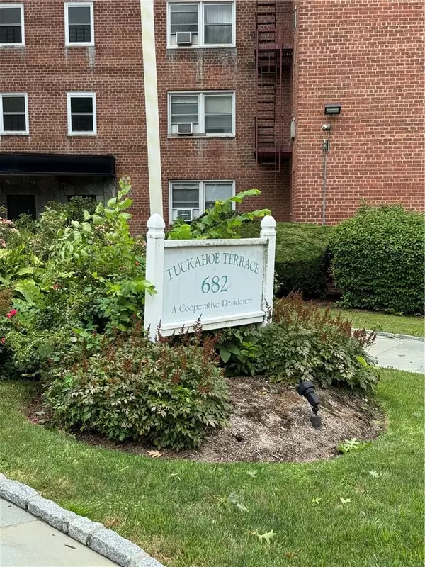 682 Tuckahoe RD #4H, Yonkers, NY 10710