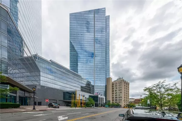 White Plains, NY 10601,1 Renaissance SQ #11C