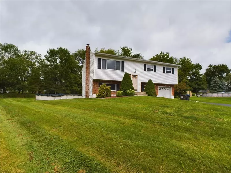 8 Patriot LN, Washingtonville, NY 10992