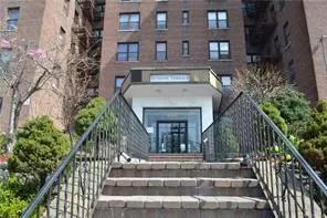 650 Warburton AVE #3B, Yonkers, NY 10701