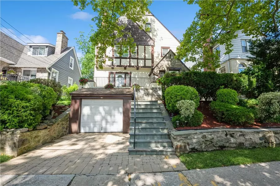 180 Hillcrest RD, Mount Vernon, NY 10552