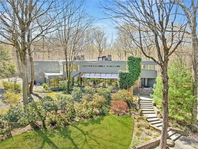 14 Alta LN, Chappaqua, NY 10514