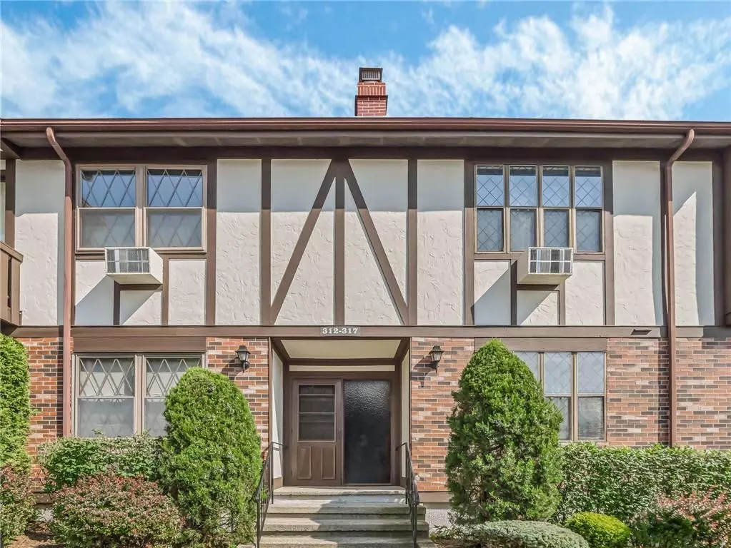 Valley Cottage, NY 10989,317 Sierra Vista LN