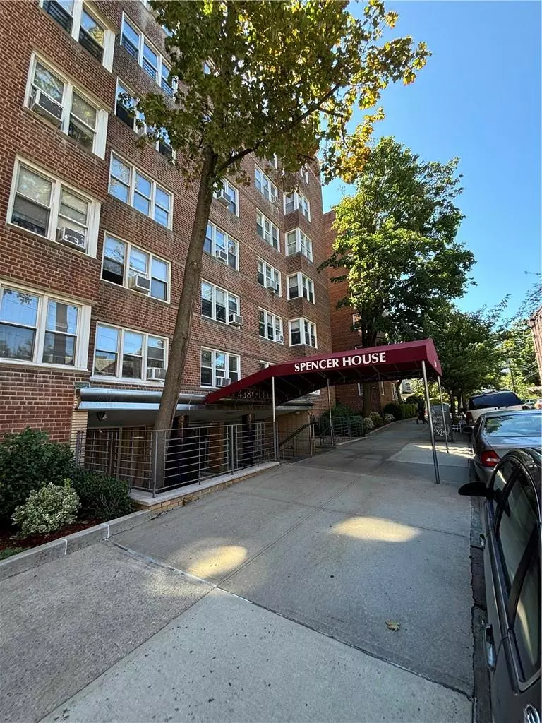 Bronx, NY 10470,4380 Vireo AVE #6J