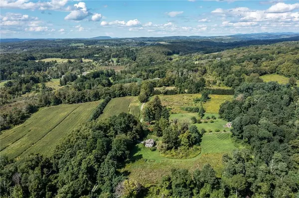 Millbrook, NY 12545,92 Sutton RD