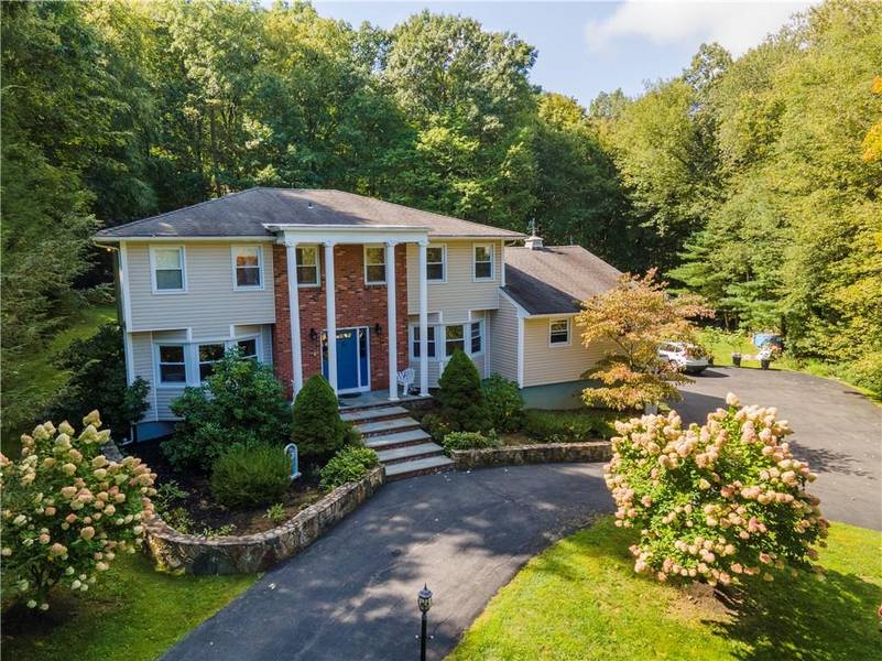 31 Carmine DR, Mahopac, NY 10541