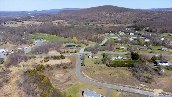 Chester, NY 10918,34 Mountainside DR