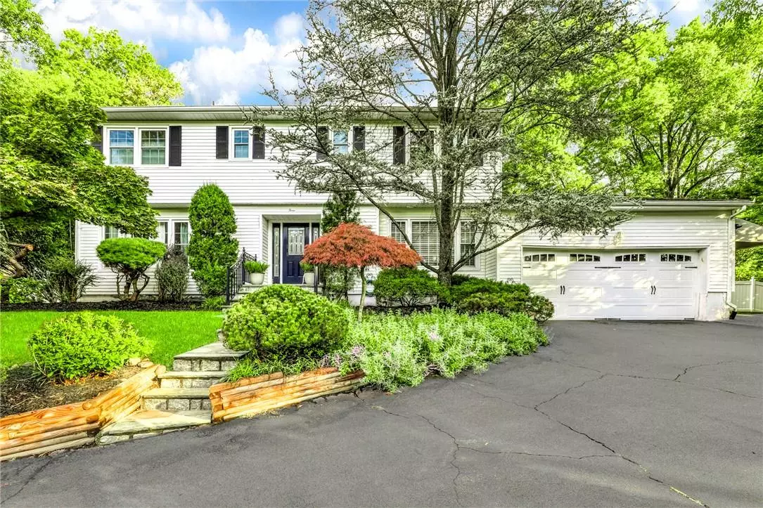 Spring Valley, NY 10977,3 Marcia LN