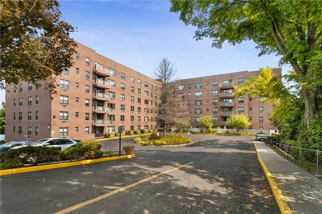 Mount Kisco, NY 10549,77 Carpenter AVE #1R