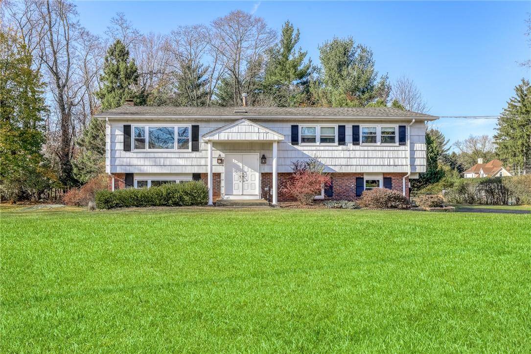 3 Hampton RD, Airmont, NY 10901