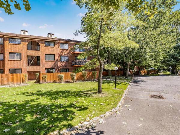 16 Bronxville Glen DR #13, Bronxville, NY 10708