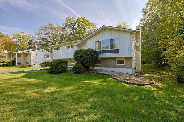 Poughkeepsie, NY 12603,17 Panessa DR