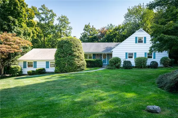 25 Langeland DR, Mount Kisco, NY 10549