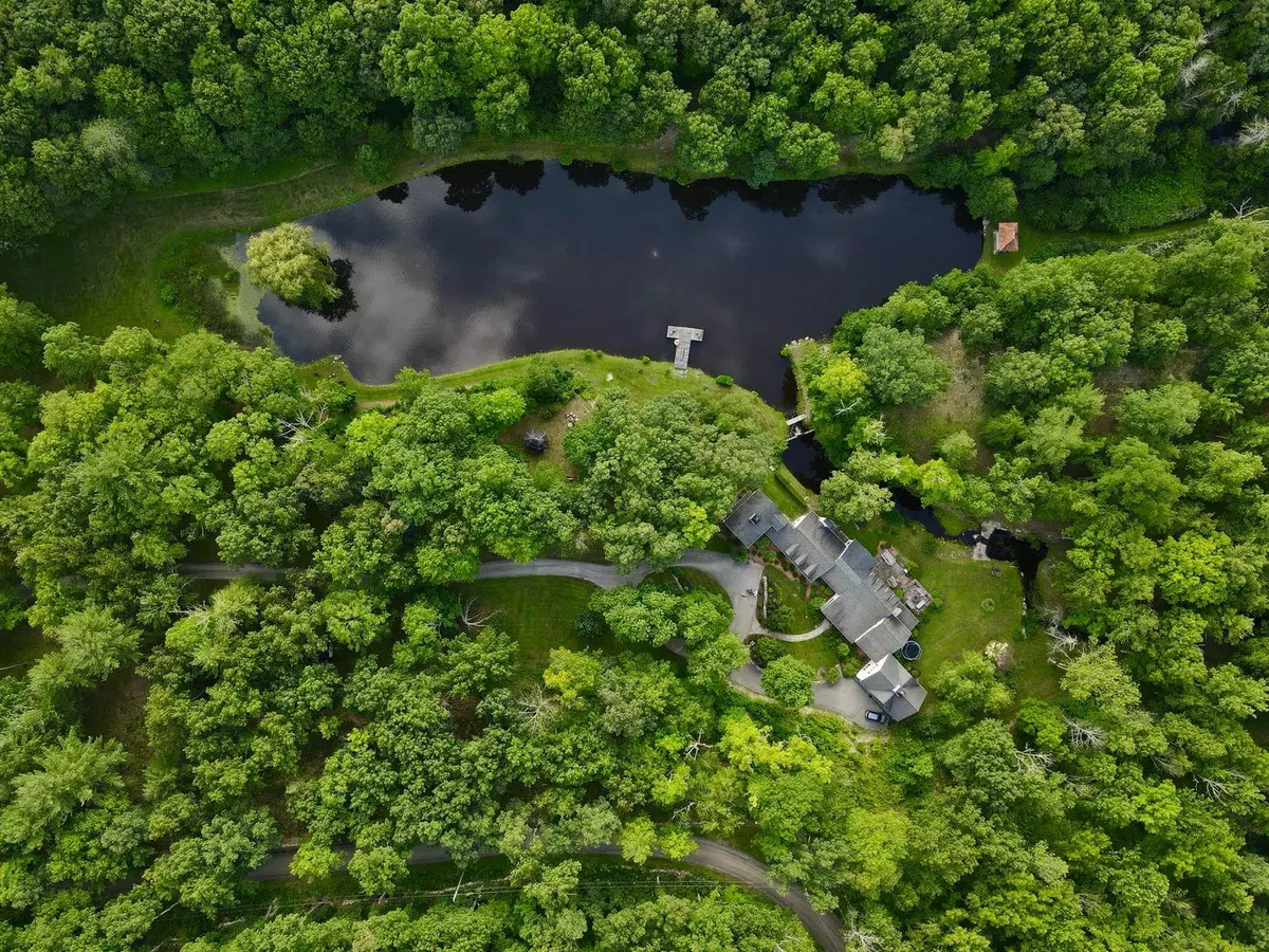 Millbrook, NY 12545,259 Woodstock RD