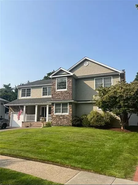 449 Lakeville LN, East Meadow, NY 11554