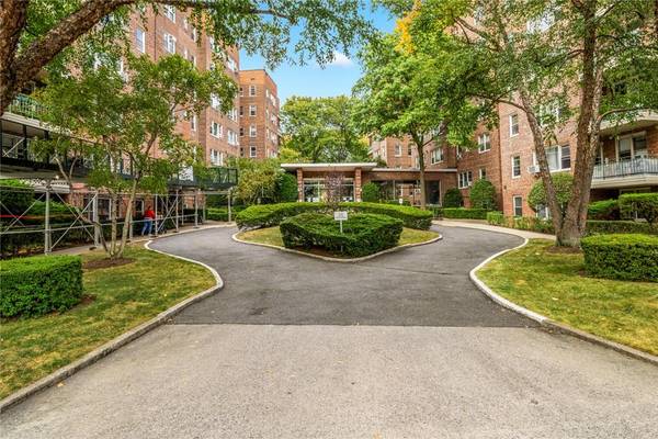 3750 Hudson Manor TER #4DW, Bronx, NY 10463