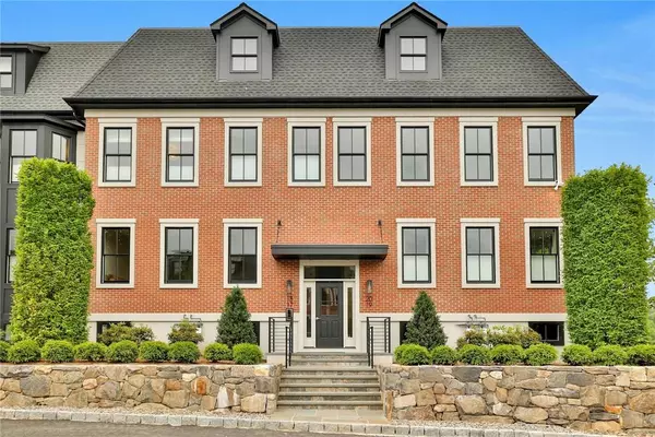 Armonk, NY 10504,162 Bedford RD #19