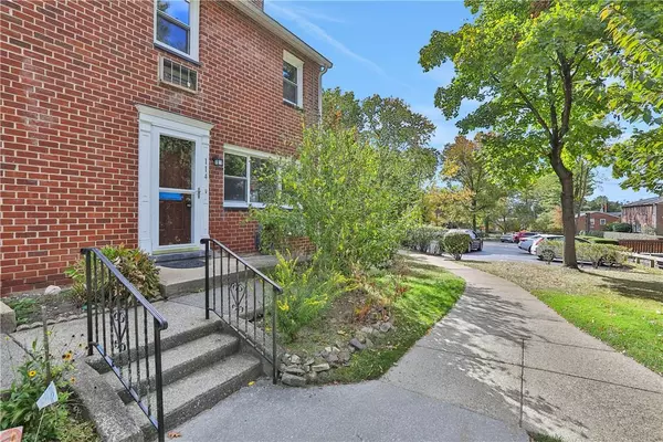 114 Charter CIR #114,  Ossining,  NY 10562