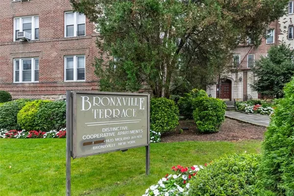 Bronxville, NY 10708,1470 Midland AVE #3P