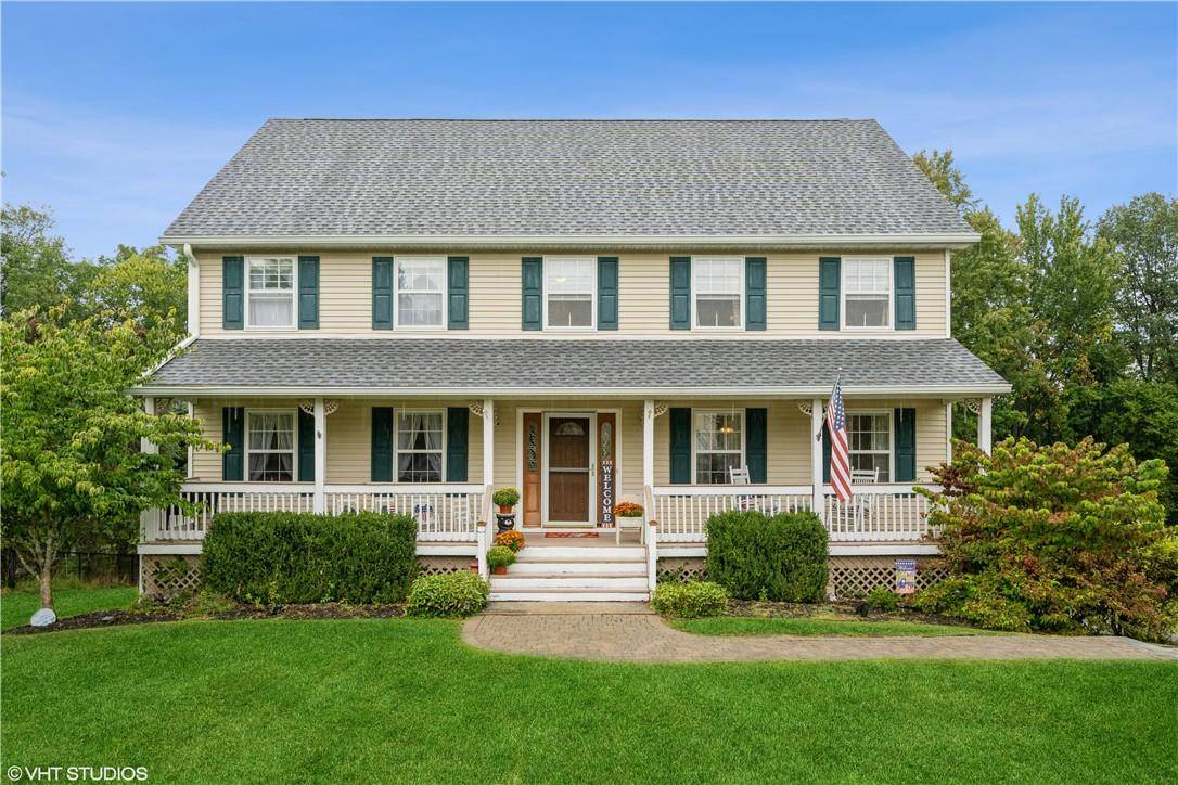 12 Seals DR, Monroe, NY 10950