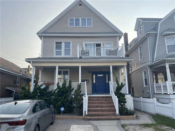 241 Beach 118th ST, Rockaway Park, NY 11694